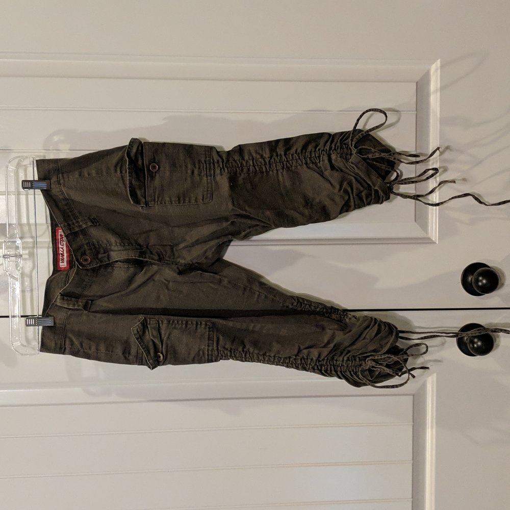 Vanilla Star cropped baggy olive size 7